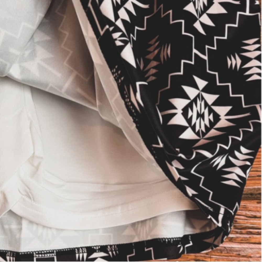 NWT! Fabulous “Maverick Moonlight” Black & White Skort! 🌸 - Picture 4 of 6